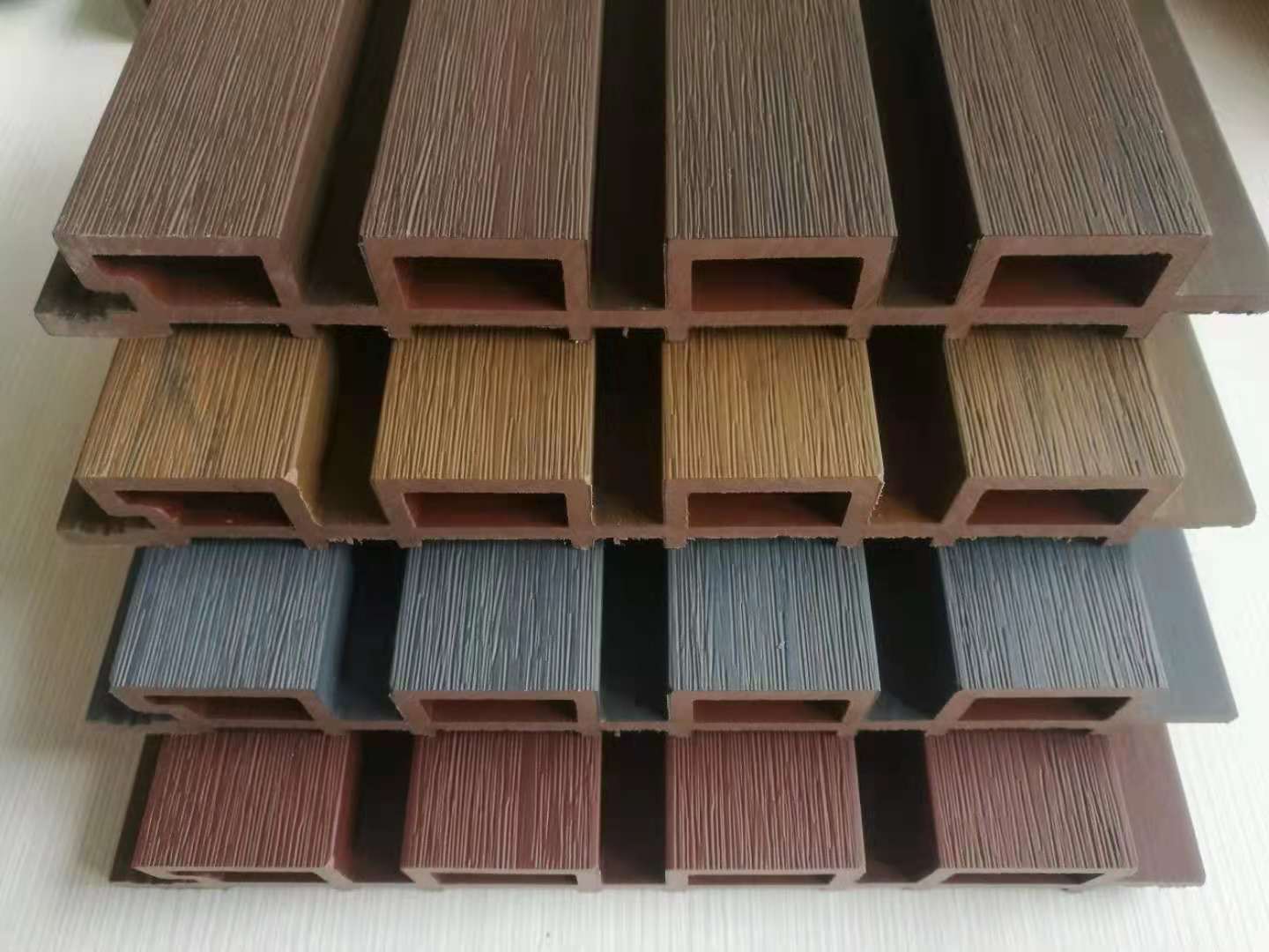 Second-generation co-extruded Great Wall panel